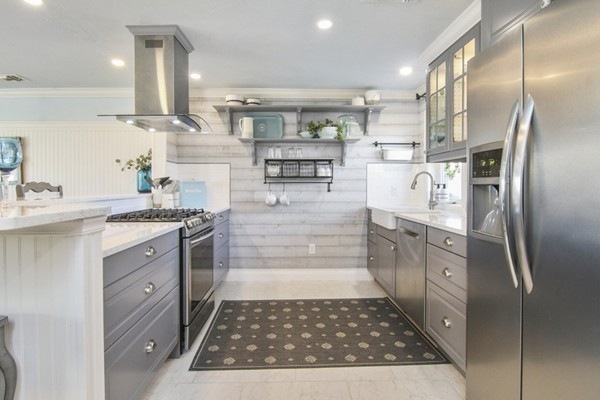 554 White Cliff Dr unit 554, Plymouth, MA 02360 - photo 1