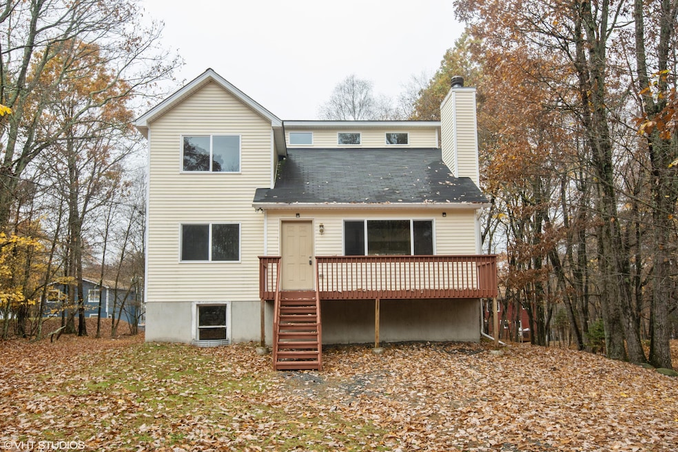 133 Roundhill Rd, Dingmans Ferry, PA 18328 - photo 1