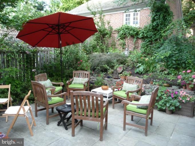 3515 N Calvert St, Baltimore, MD 21218 - photo 1