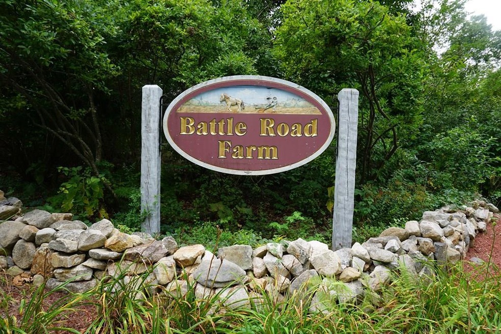 29 S Commons unit C, Lincoln, MA 01773 - photo 1