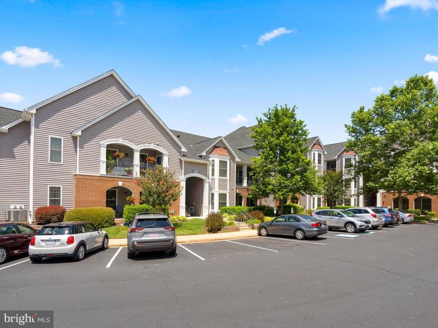 46602 Ellicott Square unit 300, Sterling, VA 20165 - photo 1