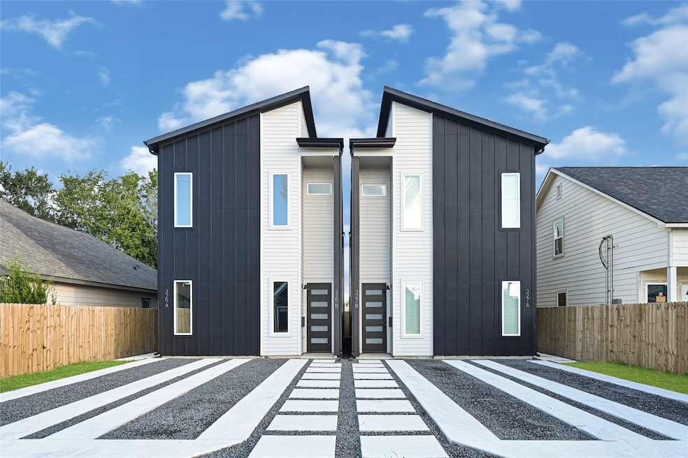 327 Tite St unit B, Houston, TX 77029 - photo 1