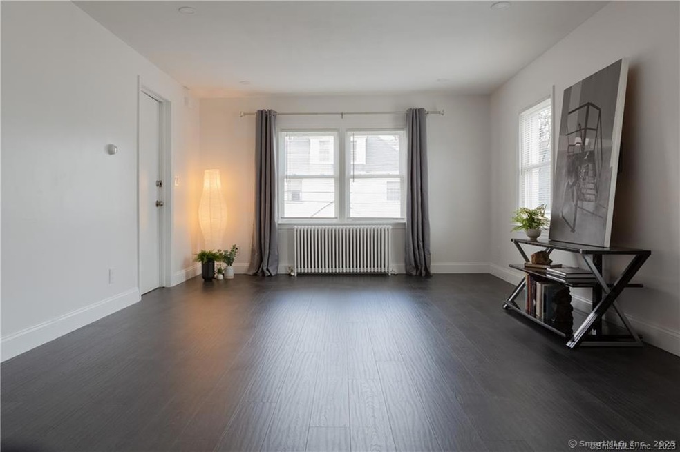 96 Nash Ln unit 2nd Floor, Bridgeport, CT 06605 - photo 1