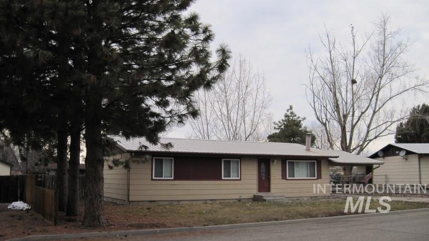 1801 W 6th St, Weiser, ID 83672 - photo 1