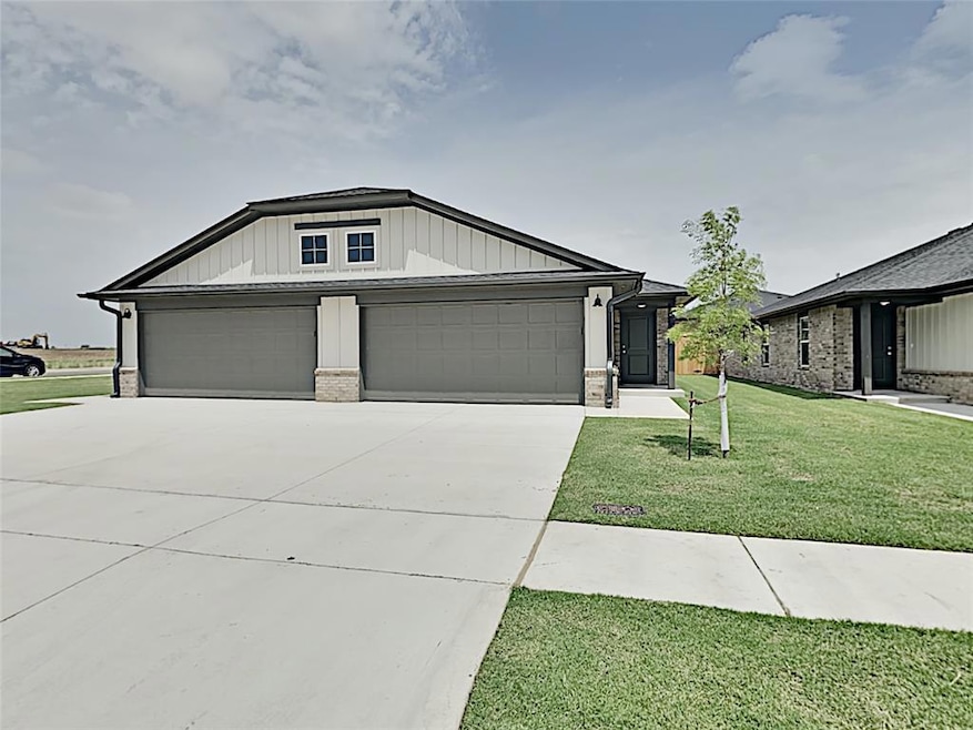 11216 Howard Dr, Oklahoma City, OK 73114 - photo 1