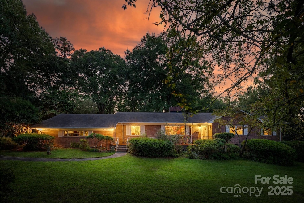 327 Livingston Dr, Charlotte, NC 28211 - photo 1