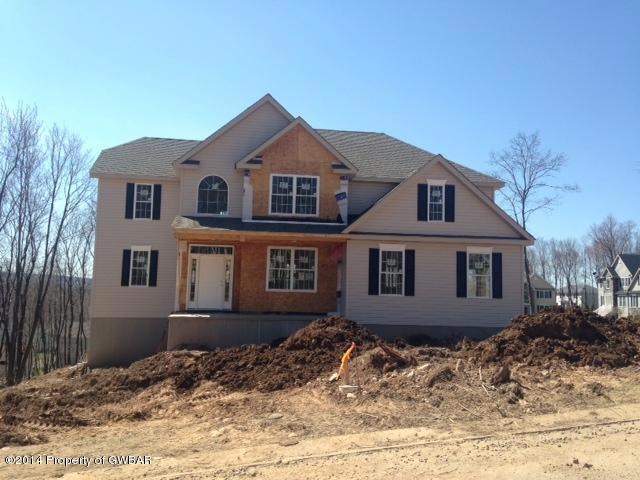 79 Aleksander Blvd, Mountain Top, PA 18707 - photo 1