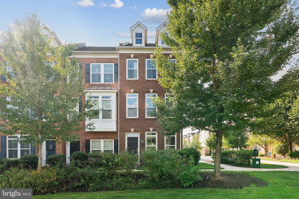 9481 Canonbury Square, Fairfax, VA 22031 - photo 1