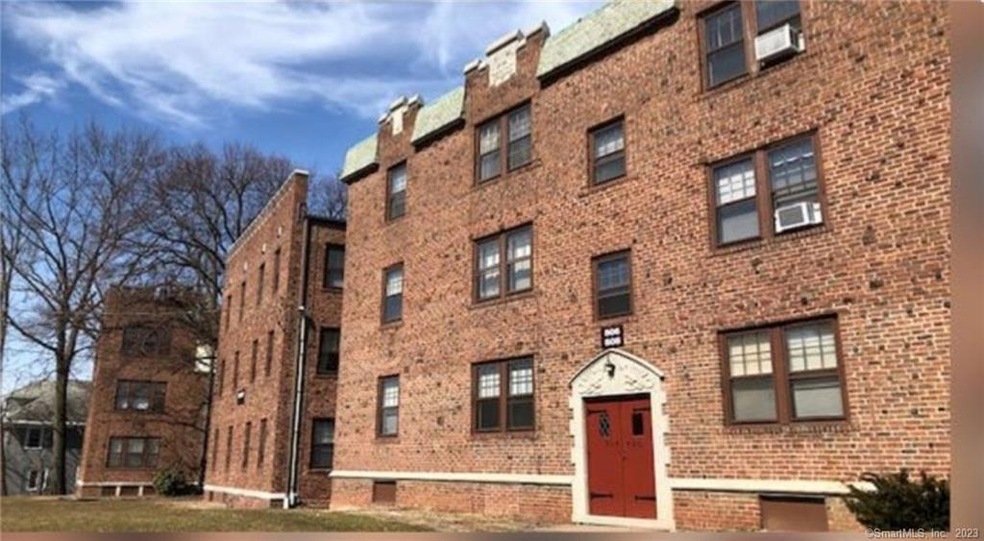 808 Farmington Ave unit 105, West Hartford, CT 06119 - photo 1