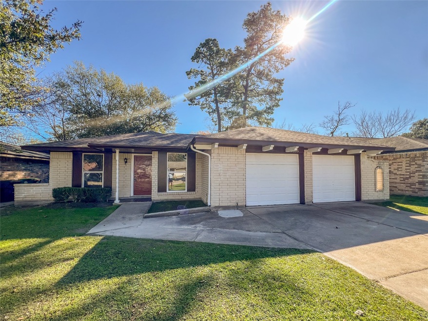 6355 French Chateau Dr, Houston, TX 77088 - photo 1