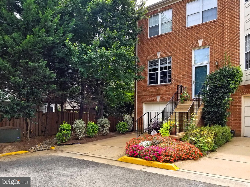 6019 Madison Overlook Ct, Falls Church, VA 22041 - photo 1