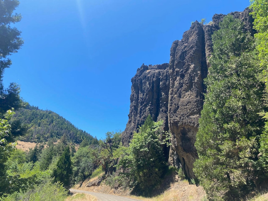 S F Little Butte Crk
