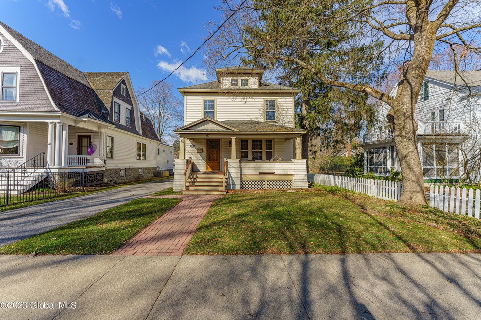 67 Ludlow St, Saratoga Springs, NY 12866 - photo 1