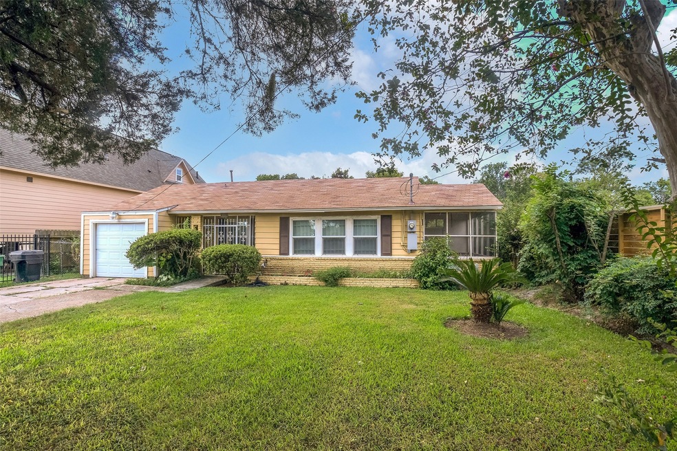 5111 Wipprecht St, Houston, TX 77026 - photo 1