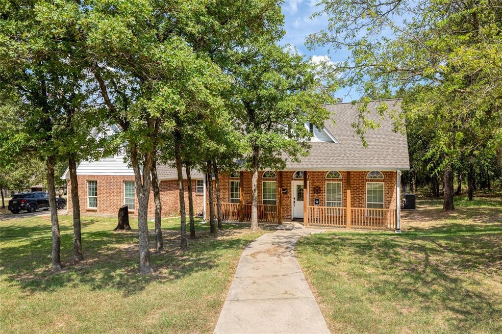 277 Oak Creek Cir, Springtown, TX 76082 - photo 1