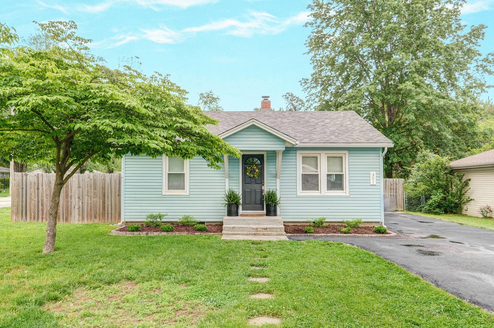 301 E Cherry St-34