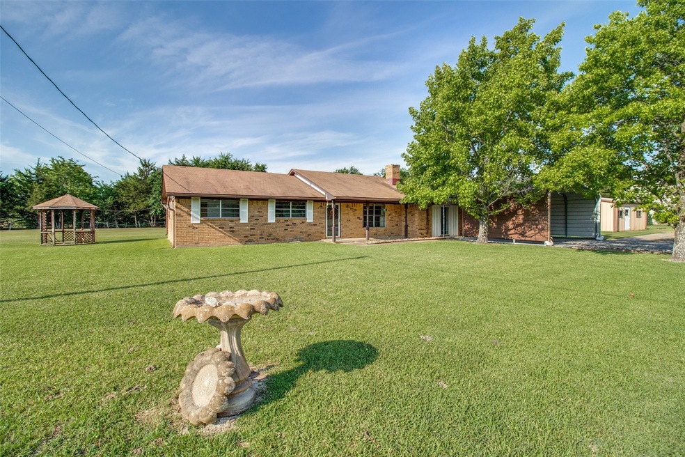 90 Tracy Ln, Denison, TX 75021 - photo 1
