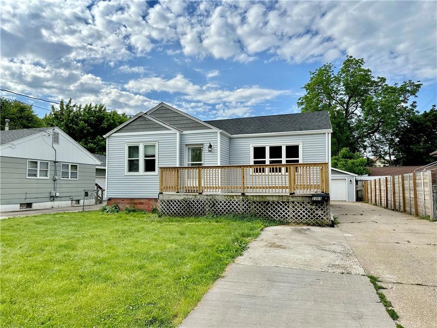 2303 Maple St, Des Moines, IA 50317 - photo 1