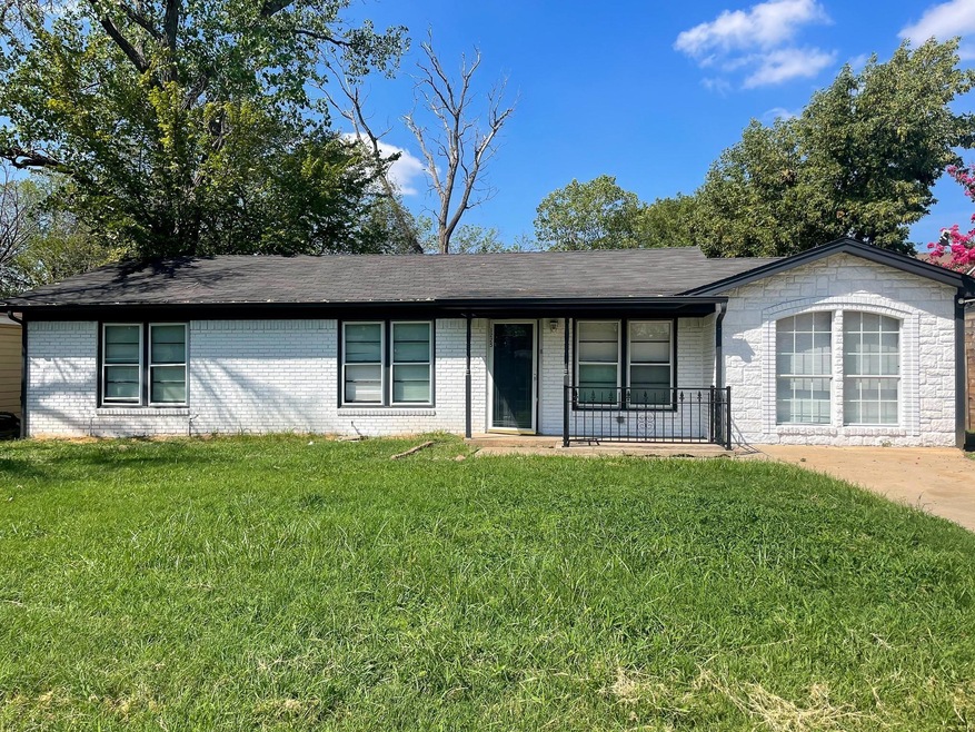 1225 Harrison Ln, Hurst, TX 76053 - photo 1