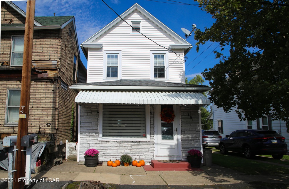19 Chamberlain St, Wilkes Barre, PA 18705 - photo 1