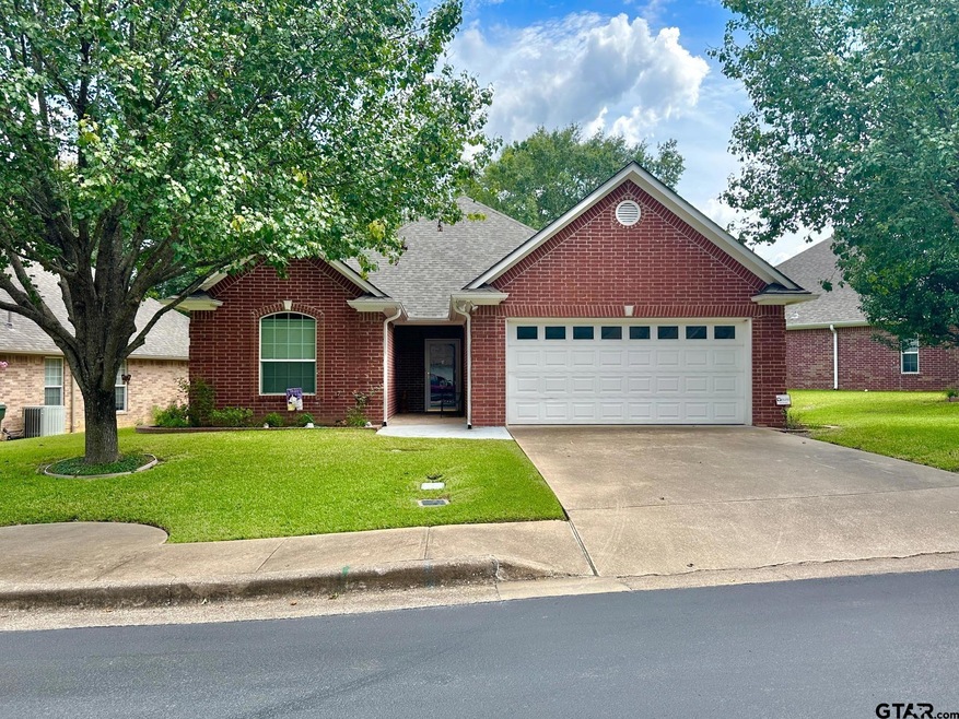5806 Cross Creek Cir, Tyler, TX 75703 - photo 1