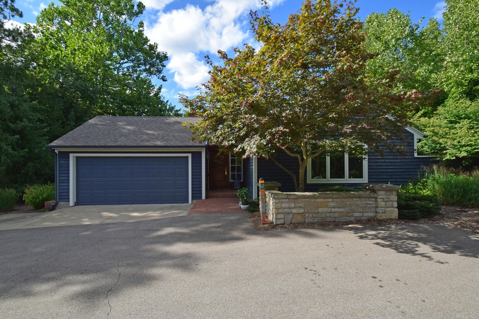 001-Front_View-3224293-large