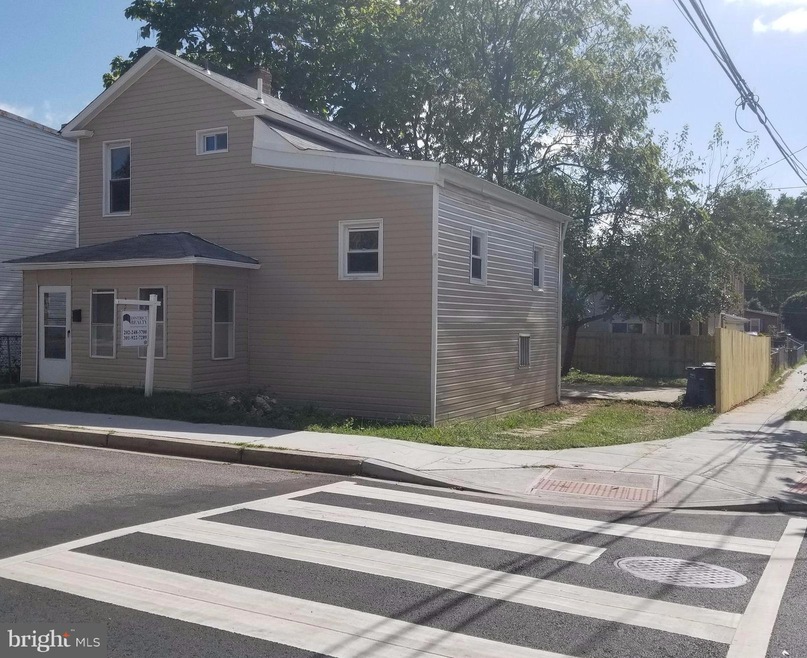 5423 Hunt Place NE, Washington, DC 20019 - photo 1