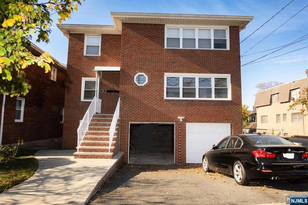 701 Bergen Blvd unit 1, Ridgefield, NJ 07657 - photo 1