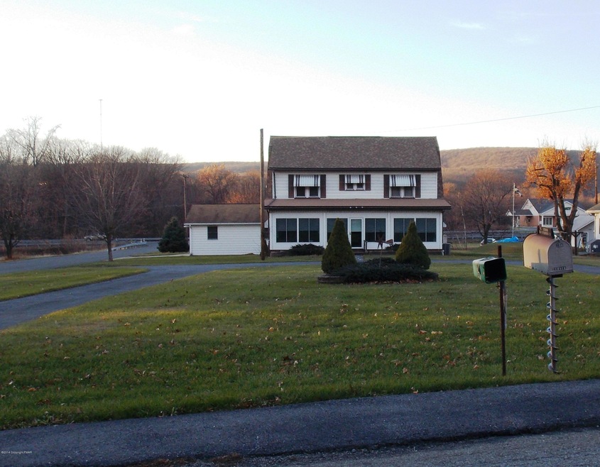 26 S Tamaqua Dr, Tamaqua, PA 18252 - photo 1