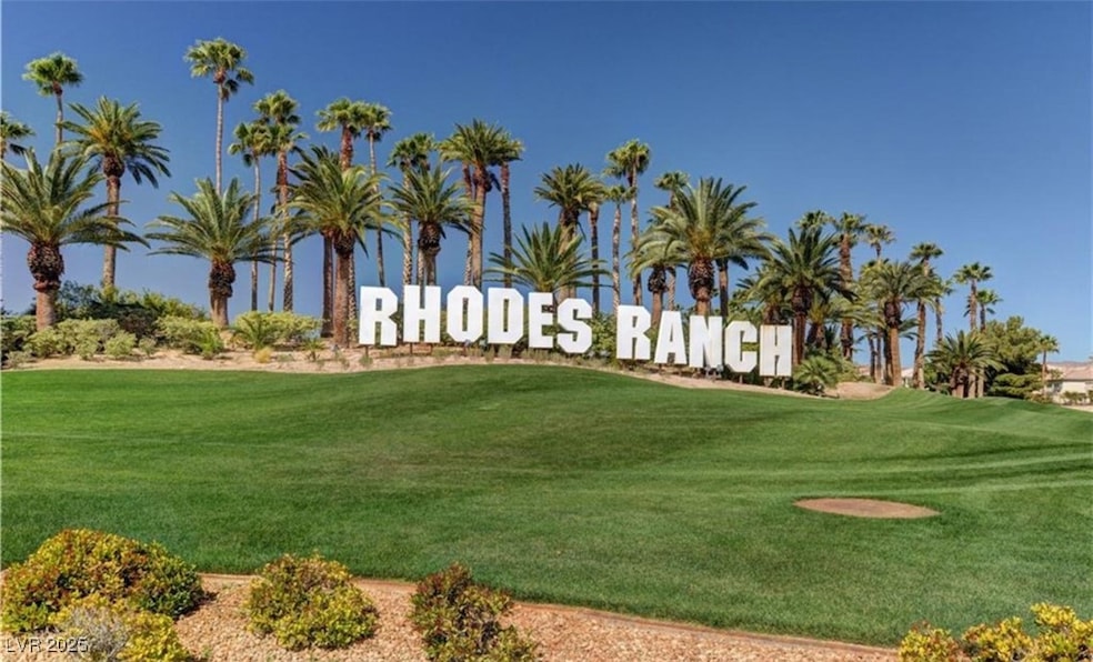 View of home's community with golf course view and
