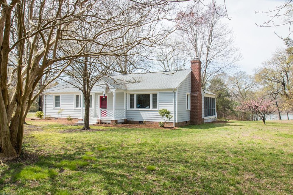 129 Oyster Shell Ln, Callao, VA 22435 - photo 1