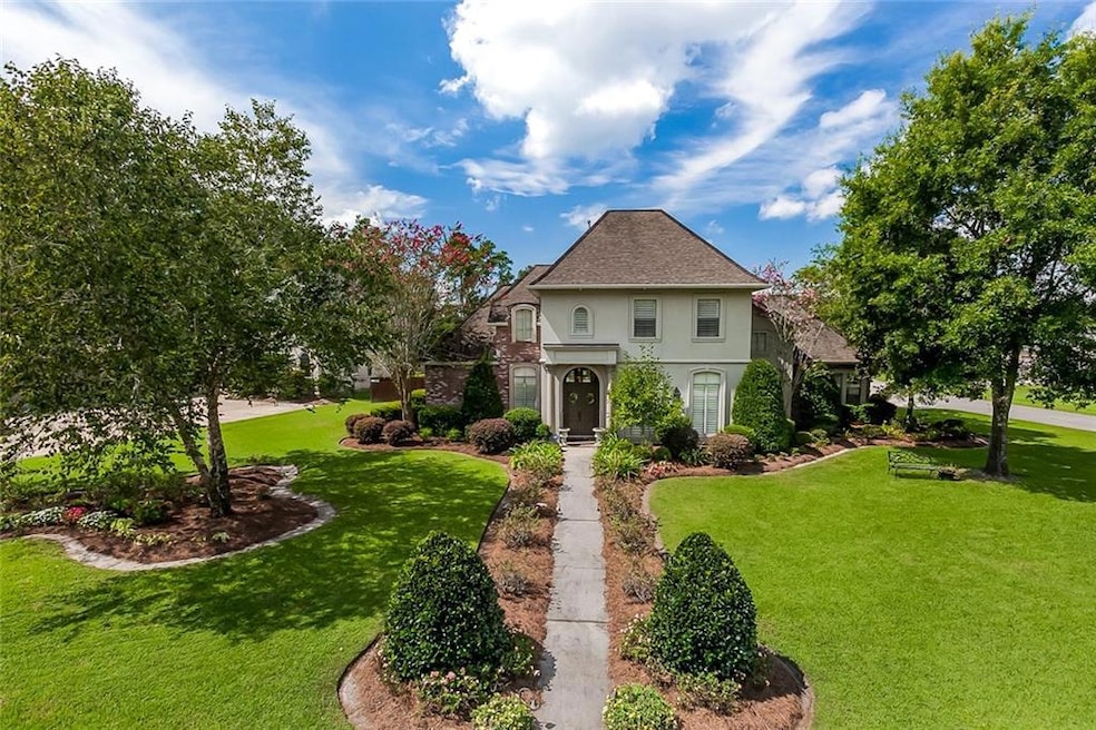 Beautiful Home Located In Estates At The Reserve.