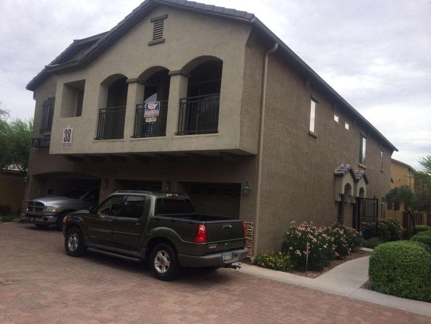 Front view of home