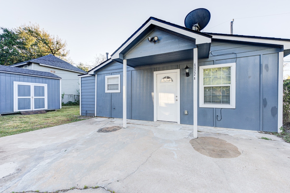 6522 Linden St unit A, Houston, TX 77087 - photo 1