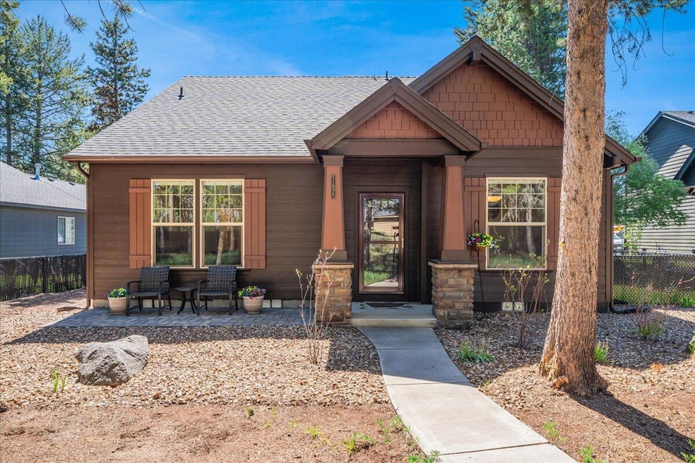 51875 Hollinshead Place