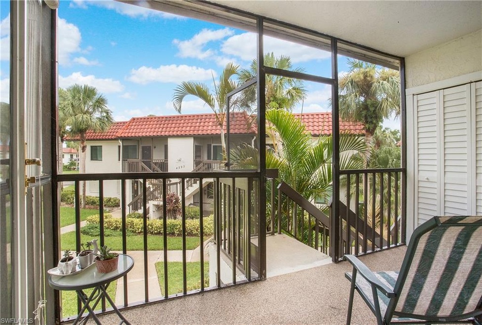 Screened Front Patio