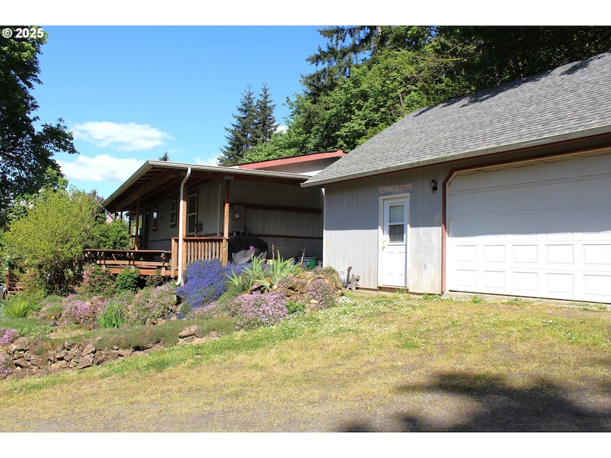 625 E 8th St, Rainier, OR 97048 - photo 1