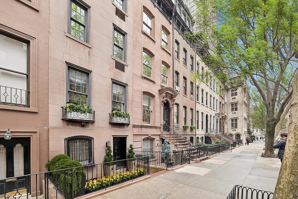 165 E 71st St, New York, NY 10021 - photo 1