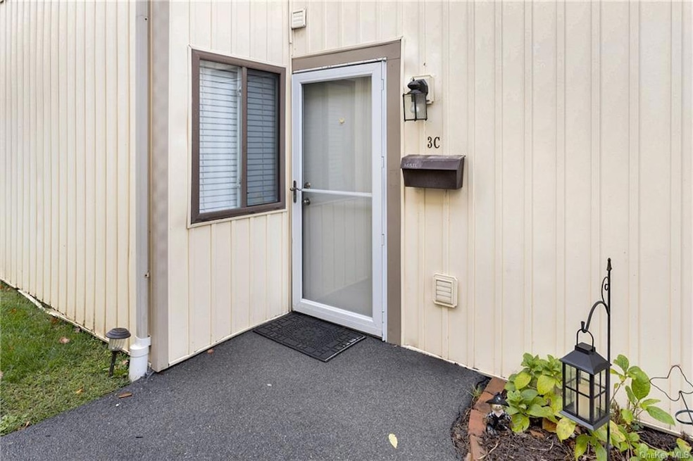 3 Kings Ct unit C, Mohegan Lake, NY 10547 - photo 1