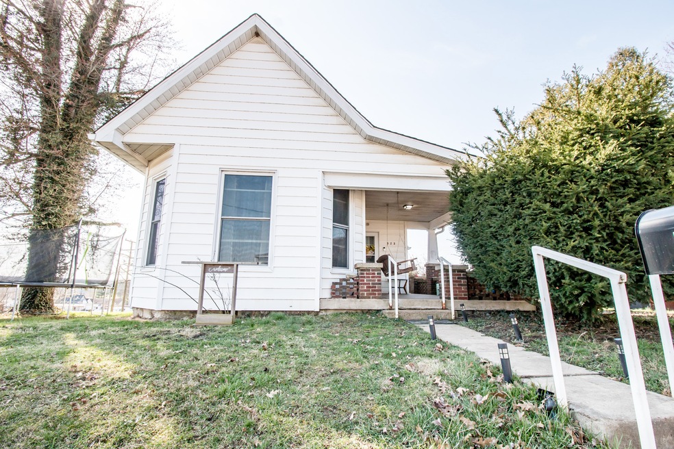 823 Hoosier St, North Vernon, IN 47265 MLS MBR21966550