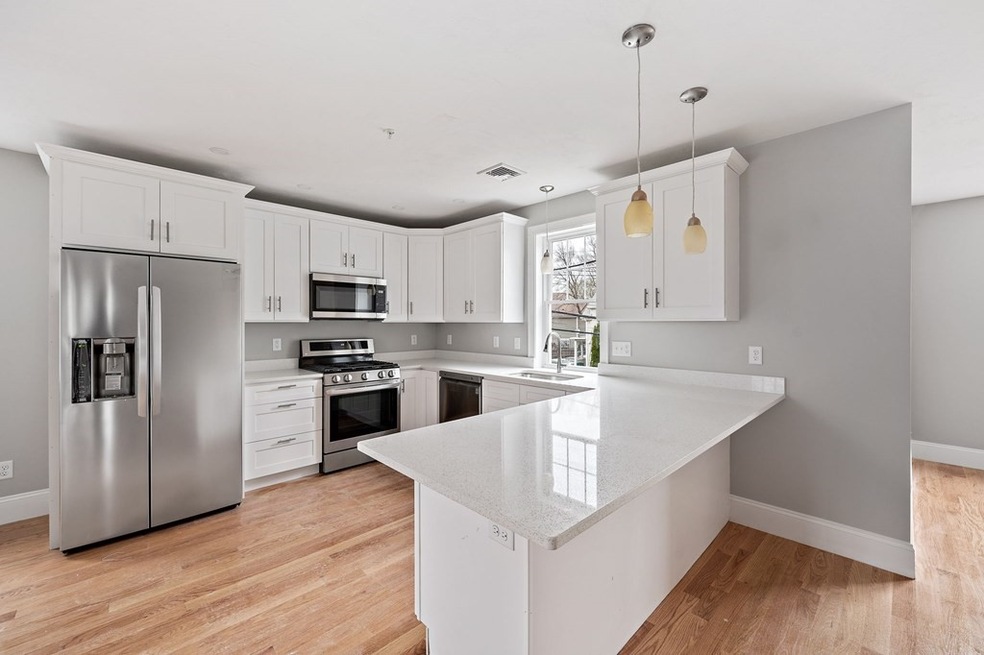 229 Centre St unit 3, Quincy, MA 02169 - photo 1