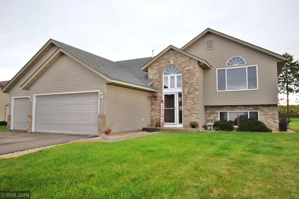 1106 N. Cheyenne St. Roberts, WI