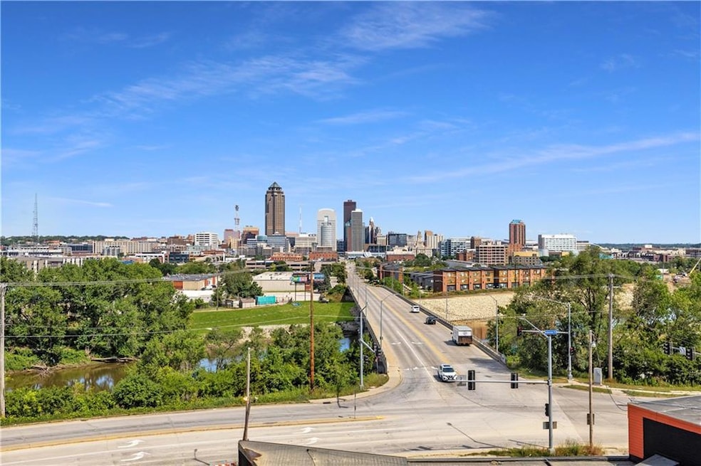 550 Indianola Rd unit 5, Des Moines, IA 50315 - photo 1