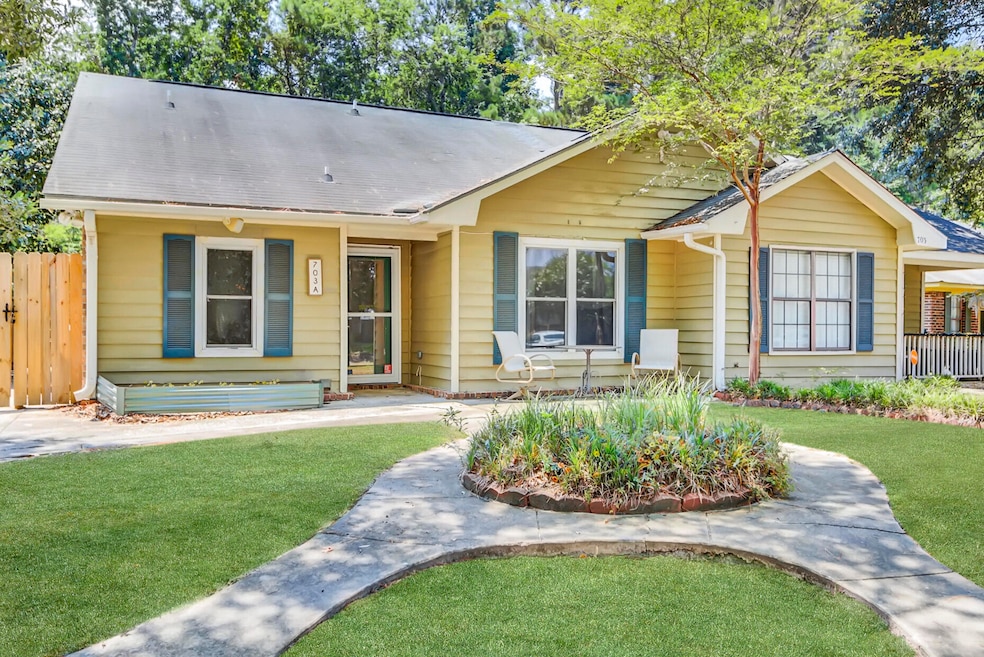 703 Temple Rd Unit A