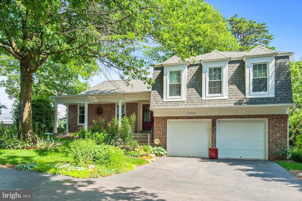 13459 Stream Valley Dr, Chantilly, VA 20151 - photo 1