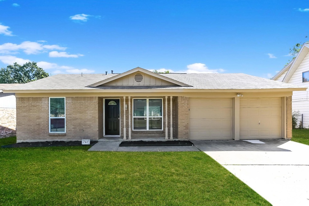 717 Ponderosa Dr, Hurst, TX 76053 - photo 1