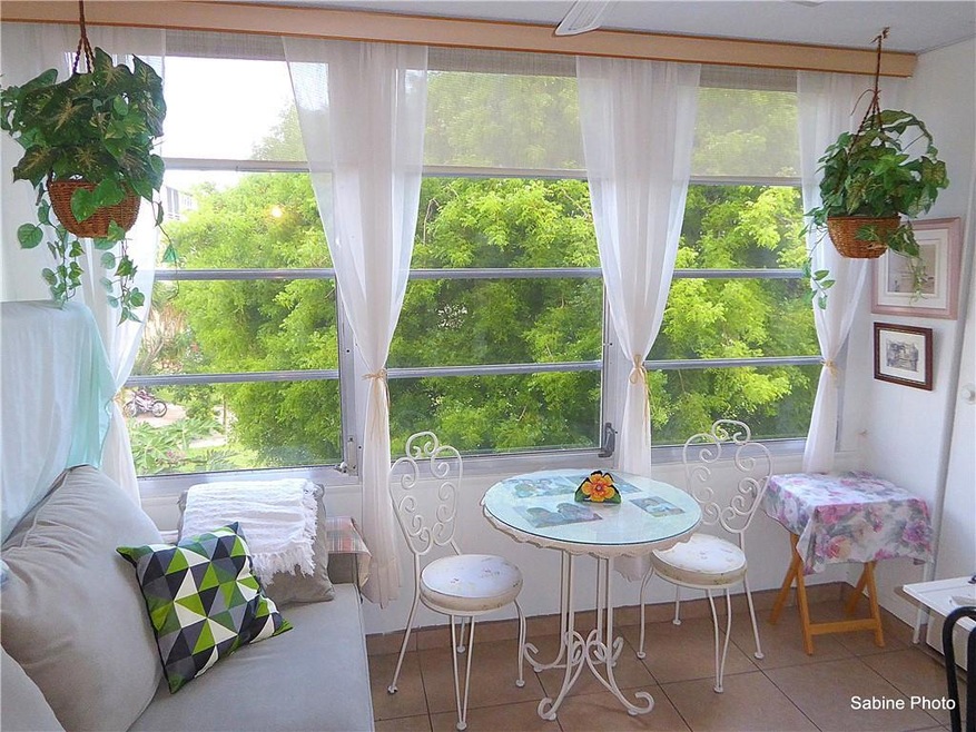 BUILDING 12 Unit #314 Enclosed patio quiet view on