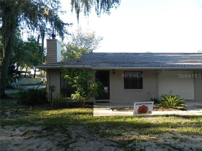 737 E Alfred St unit 4, Tavares, FL 32778 - photo 1