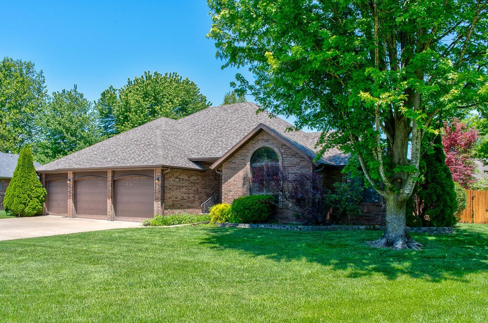 729 Meramec Ln, Nixa, MO 65714 - photo 1