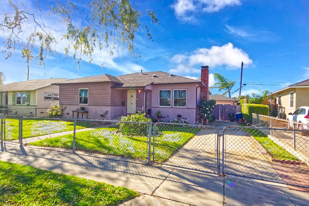 555 S Dos Caminos Front Corner shot